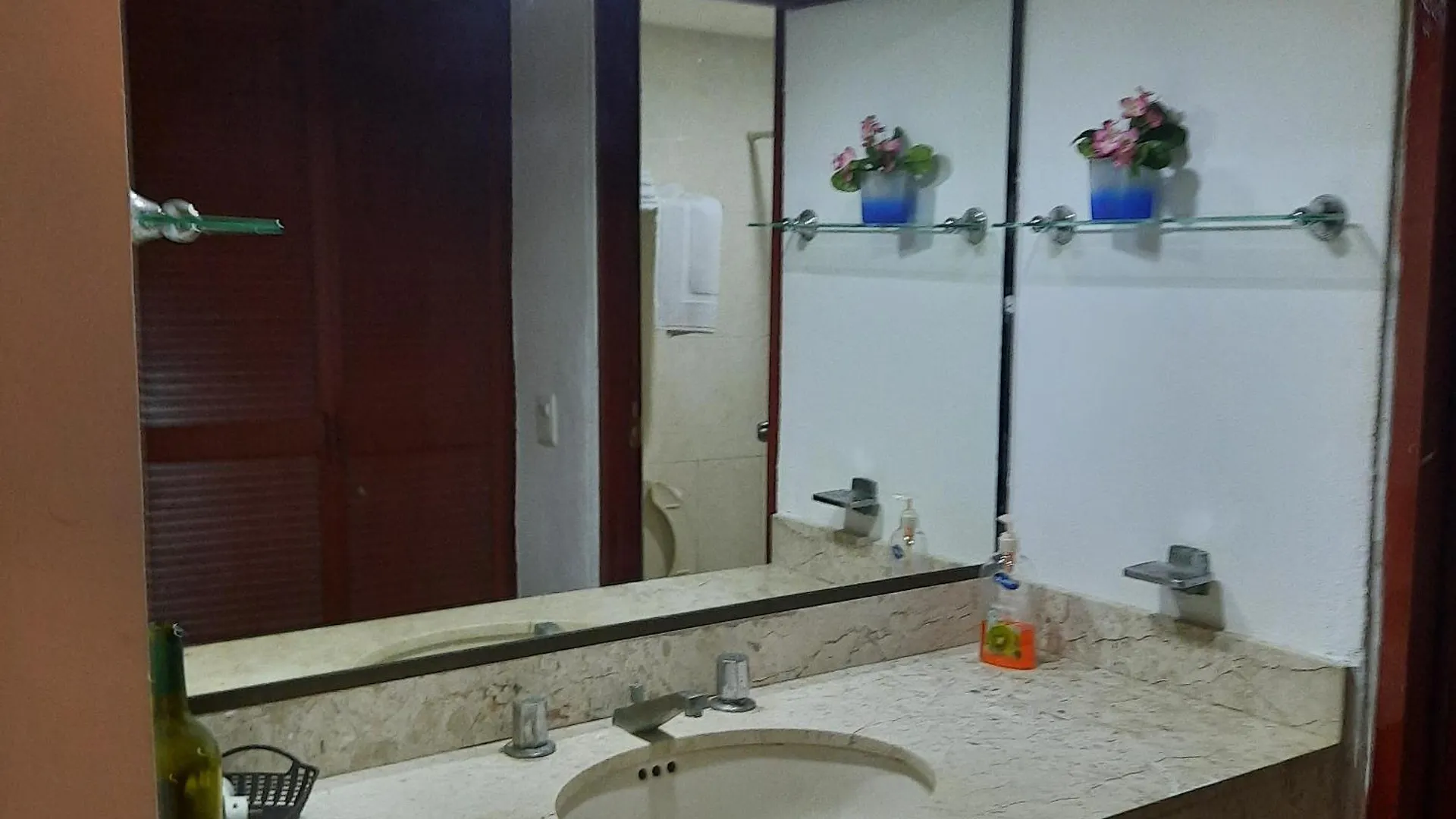 Condominiums By The Sea Cancun Apartment